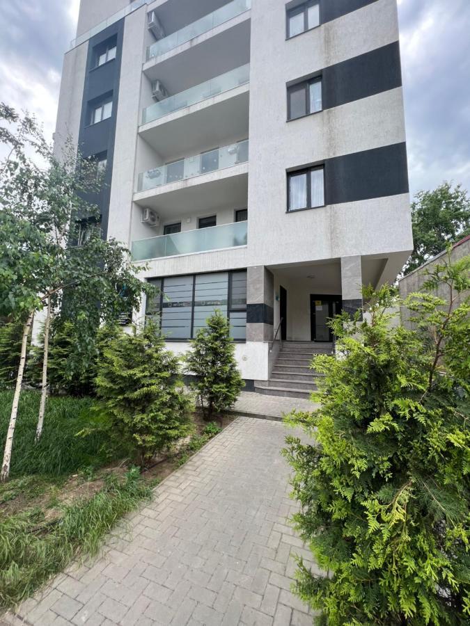 Downtown Hidden Garden With Jacuzzi In Bucharest Apartman Kültér fotó